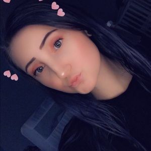 Meet your Posher, Deborah